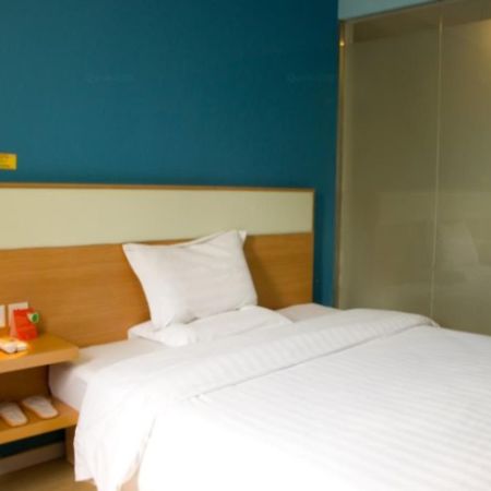 7 Days Inn Guangzhou Jiangnanxi Metro Branch Exteriör bild